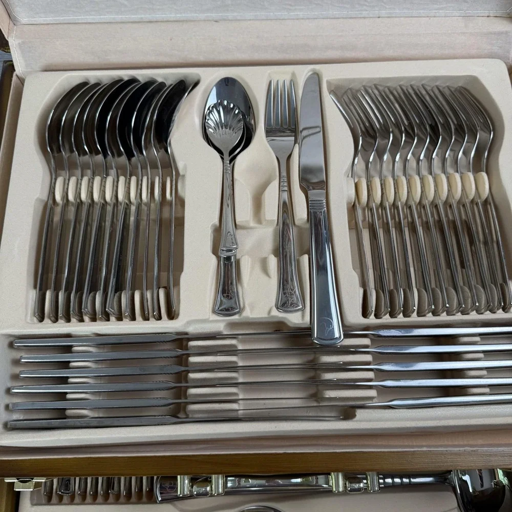 DUCKS UNLIMITED 70 PIECE UNUSED FLATWARE SET Service For 12